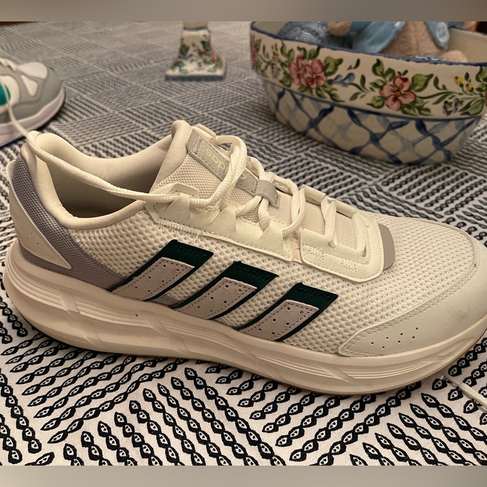 Adidas Astrastar Size 12